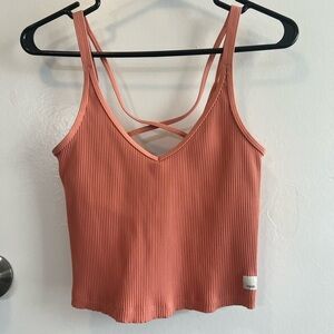 Vuori Ribbed Crop Top